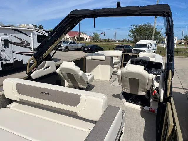 Slide: The Image of Alera M 25L ARCH 2026 - 13