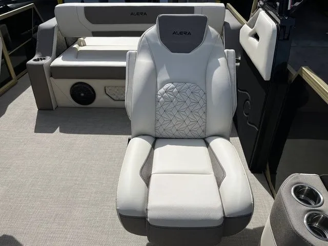 Slide: The Image of Alera M 25L ARCH 2026 - 15