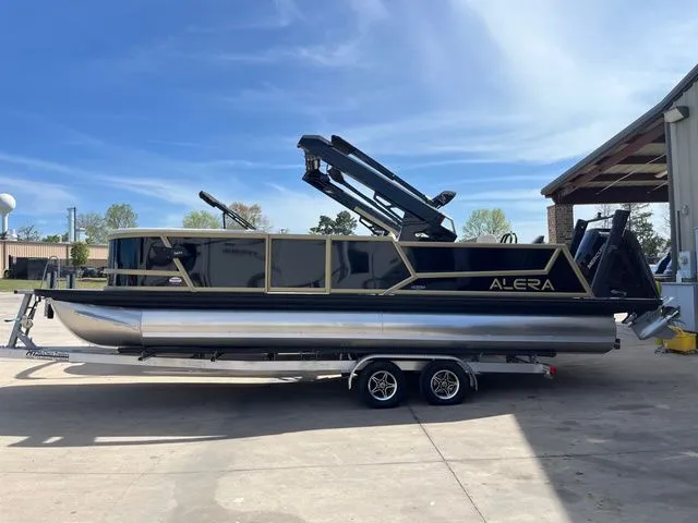 Slide: The Image of Alera M 25L ARCH 2026 - 3