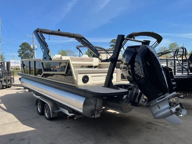 Slide: The Image of Alera M 25L ARCH 2026 - 4