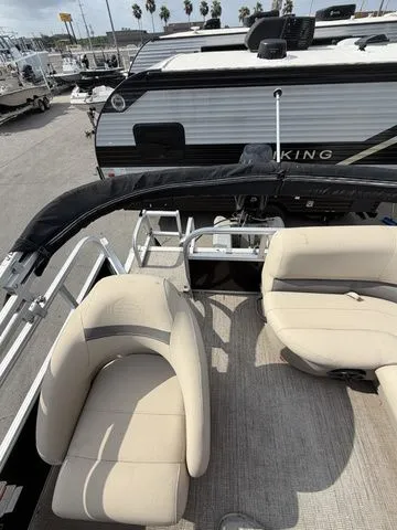 Slide: The Image of Sun Tracker BASS BUGGY 16XL 2021 - 7