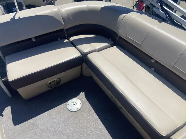 Slide: The Image of Sun Tracker PartyBarge 20 DLX 2019 - 3