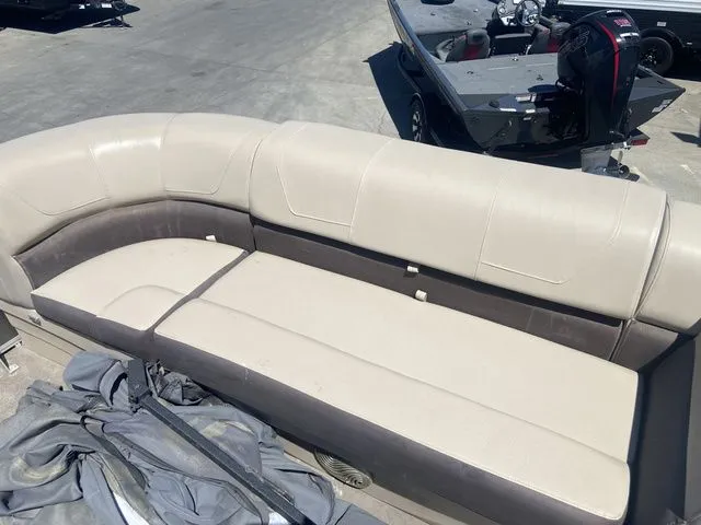 Slide: The Image of Sun Tracker PartyBarge 20 DLX 2019 - 7