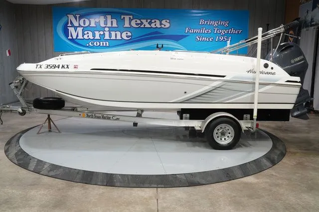 The Image of Hurricane SunDeck Sport 188 OB 2016 - 1