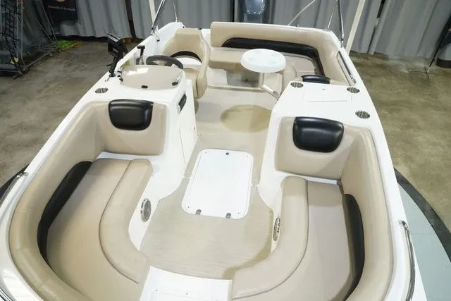 Slide: The Image of Hurricane SunDeck Sport 188 OB 2016 - 10