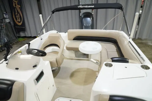 Slide: The Image of Hurricane SunDeck Sport 188 OB 2016 - 13