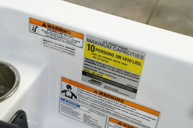 Slide: The Image of Hurricane SunDeck Sport 188 OB 2016 - 17