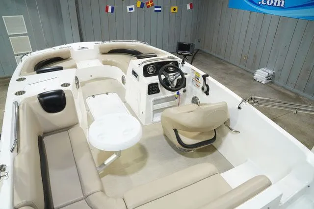 Slide: The Image of Hurricane SunDeck Sport 188 OB 2016 - 23