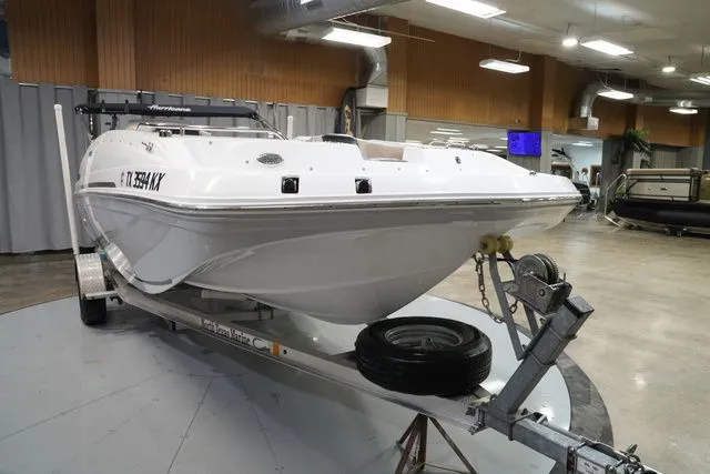 Slide: The Image of Hurricane SunDeck Sport 188 OB 2016 - 4