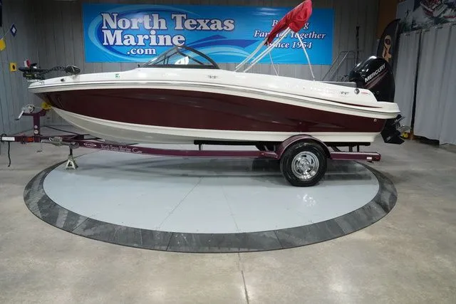 The Image of Tahoe 550 TF Outboard 2016 - undefined