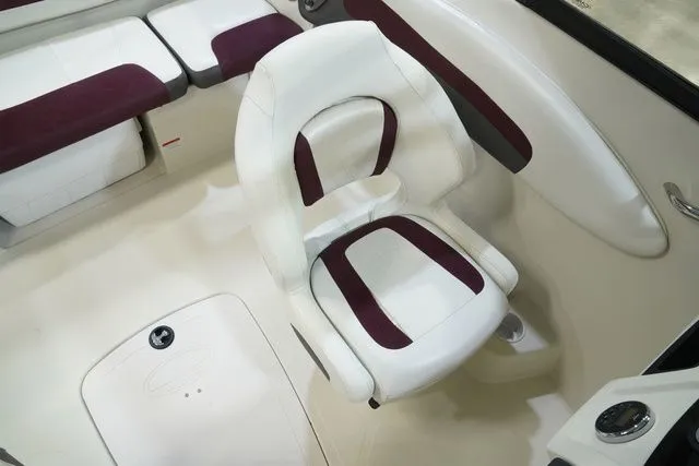 Slide: The Image of Tahoe 550 TF Outboard 2016 - 13