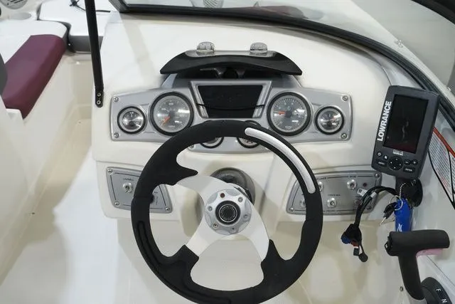 Slide: The Image of Tahoe 550 TF Outboard 2016 - 18