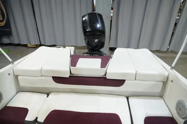 Slide: The Image of Tahoe 550 TF Outboard 2016 - 20