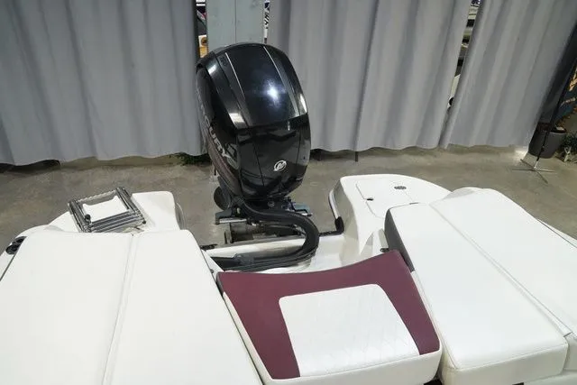 Slide: The Image of Tahoe 550 TF Outboard 2016 - 21