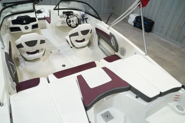 Slide: The Image of Tahoe 550 TF Outboard 2016 - 23