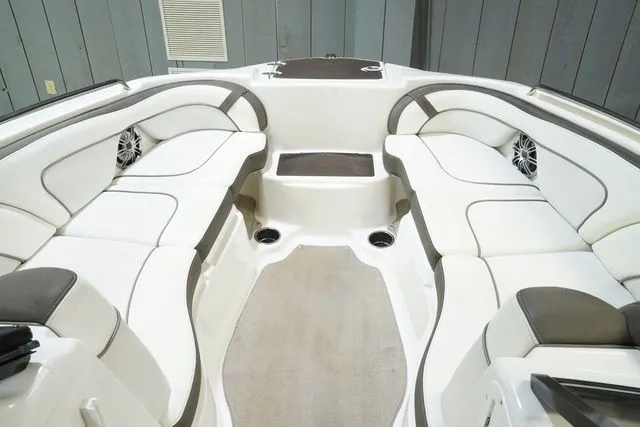 Slide: The Image of Yamaha 242 Limited S With Painted Trailer 2014 - 12