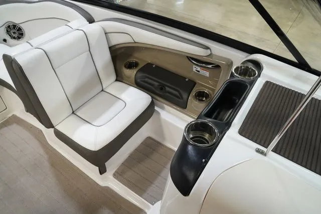 Slide: The Image of Yamaha 242 Limited S With Painted Trailer 2014 - 16