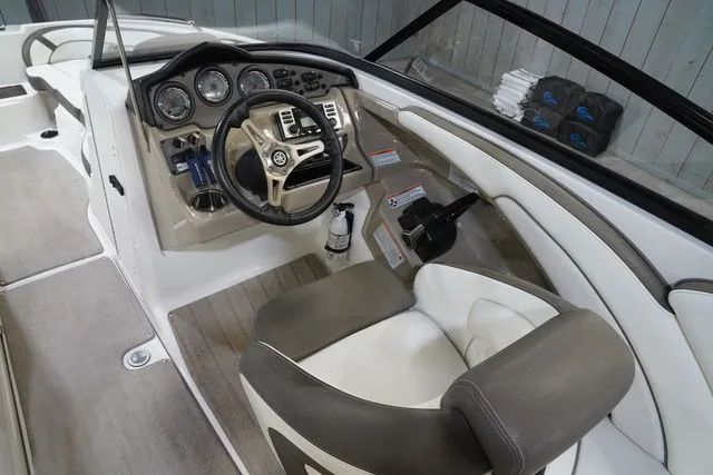 Slide: The Image of Yamaha 242 Limited S With Painted Trailer 2014 - 20