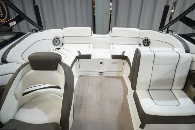 Slide: The Image of Yamaha 242 Limited S With Painted Trailer 2014 - 22