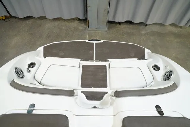 Slide: The Image of Yamaha 242 Limited S With Painted Trailer 2014 - 26