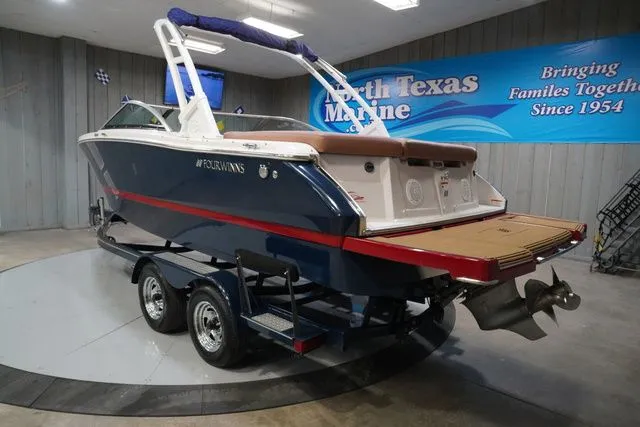 Slide: The Image of Four Winns H230 2017 - 11