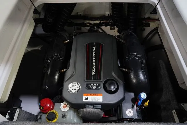 Slide: The Image of Four Winns H230 2017 - 23