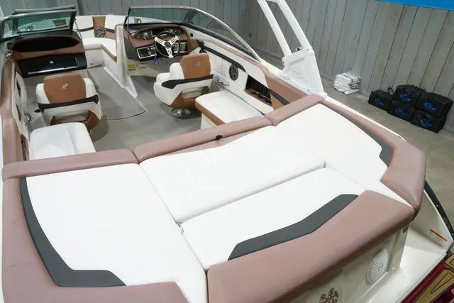 Slide: The Image of Four Winns H230 2017 - 26