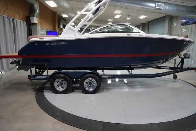 Slide: The Image of Four Winns H230 2017 - 7