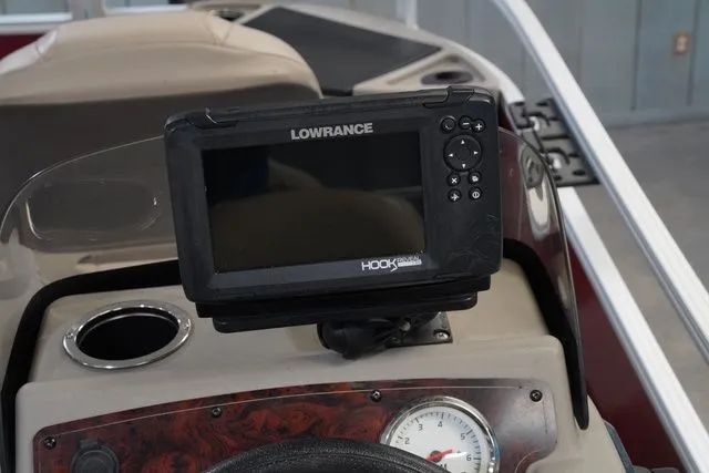 Slide: The Image of Sun Tracker Bass Buggy 18 DLX 2023 - 16