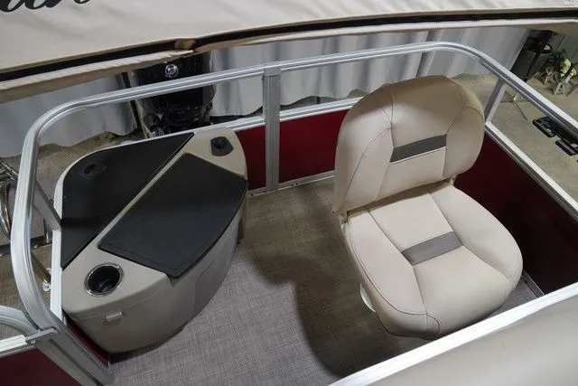 Slide: The Image of Sun Tracker Bass Buggy 18 DLX 2023 - 18