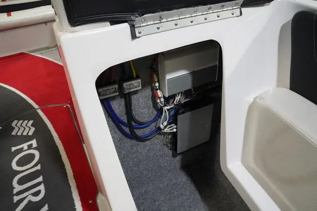 Slide: The Image of Four Winns Horizon Series H230 2013 - 13