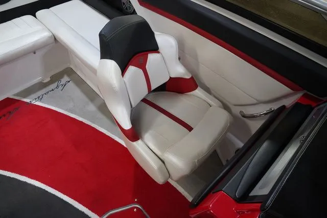 Slide: The Image of Four Winns Horizon Series H230 2013 - 15