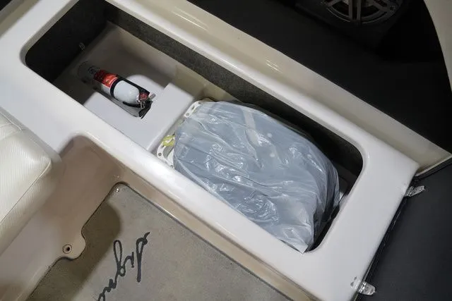 Slide: The Image of Four Winns Horizon Series H230 2013 - 22