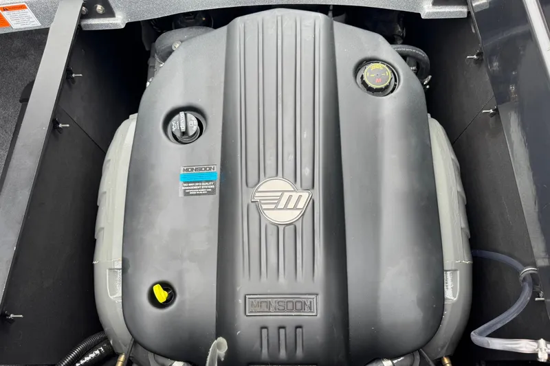 Slide: The Image of 2023 Malibu Wakesetter 20 VTX engine, Monsoon cover, detailed view. - 19