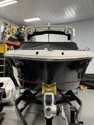 Slide: The Image of Chaparral 26 Surf 2021 - 3