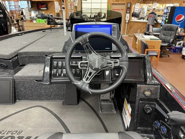 Slide: The Image of Triton 20XP Patriot 2026 - 7