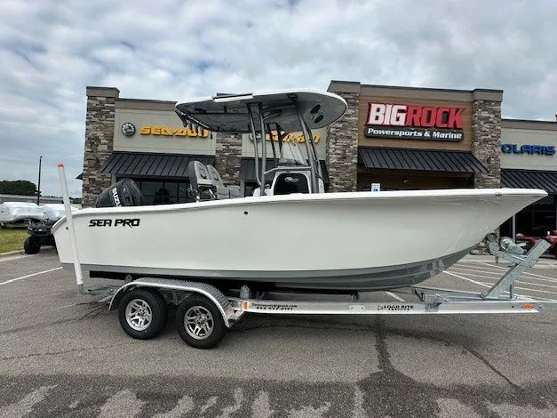 Slide: The Image of Sea Pro 222 CC W/200HP 2025 - 3