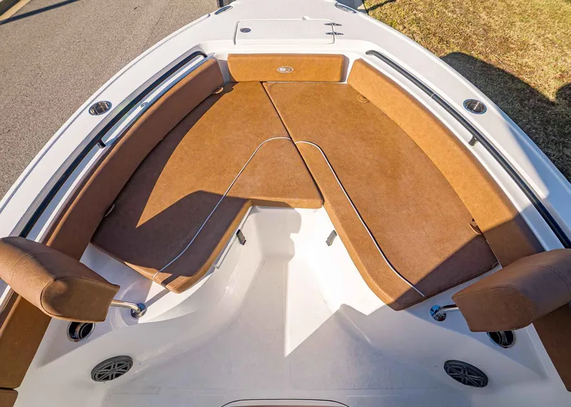 Slide: The Image of Sea Hunt Ultra 235 SE 2026 - 23