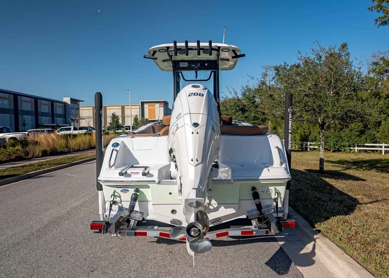 Slide: The Image of Sea Hunt Ultra 235 SE 2026 - 3