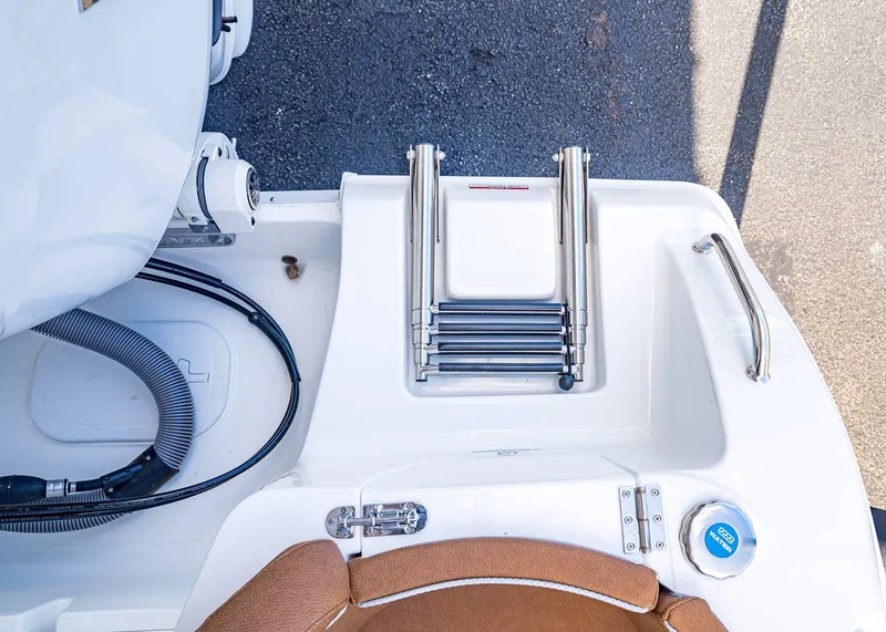 Slide: The Image of Sea Hunt Ultra 219 2026 - 13