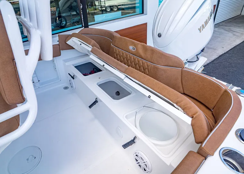 Slide: The Image of Sea Hunt Ultra 219 2026 - 8