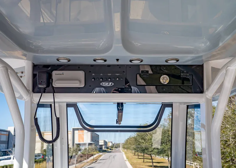 Slide: The Image of Sea Hunt Ultra 265 SE 2026 - 16