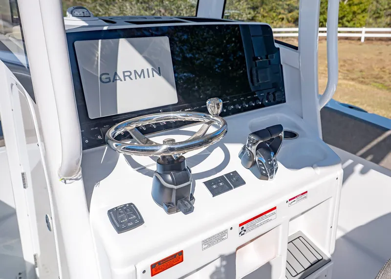 Slide: The Image of Sea Hunt Ultra 265 SE 2026 - 18