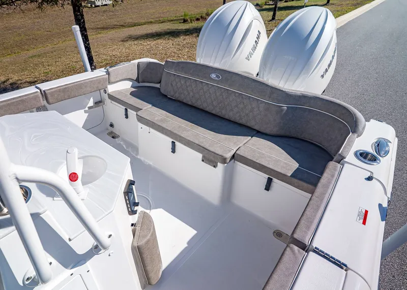 Slide: The Image of Sea Hunt Ultra 265 SE 2026 - 6