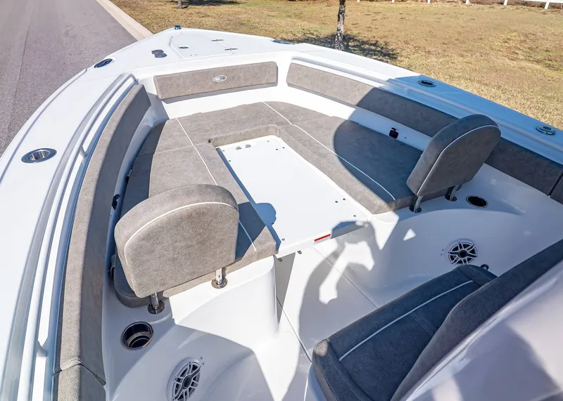 Slide: The Image of Sea Hunt Ultra 265 SE 2026 - 27