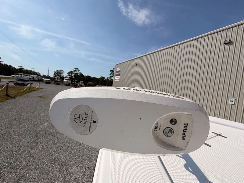 Slide: The Image of Minn Kota Riptide i-Pilot on BlackJack 224 boat, 2019 model. - 16