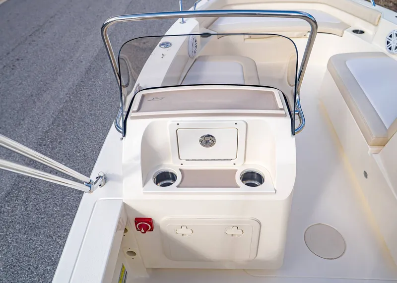 Slide: The Image of Scout 188 Sport Dorado 2026 - 13