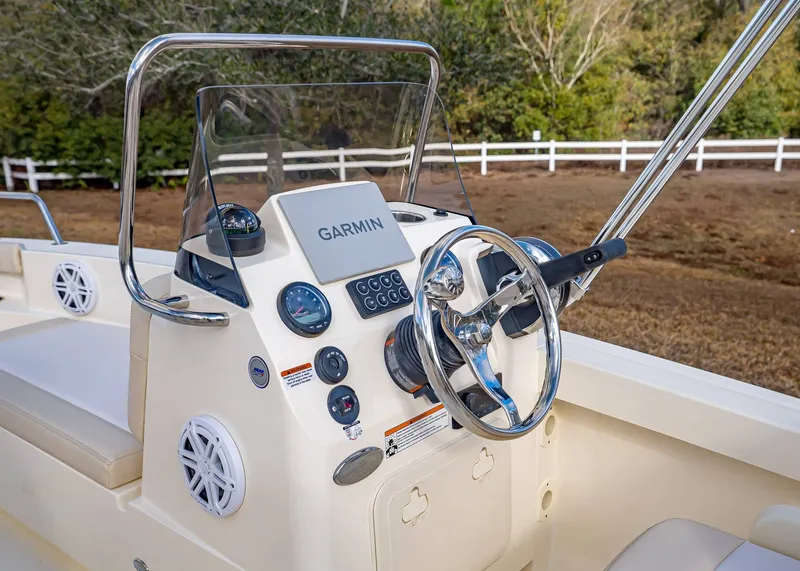 Slide: The Image of Scout 188 Sport Dorado 2026 - 14