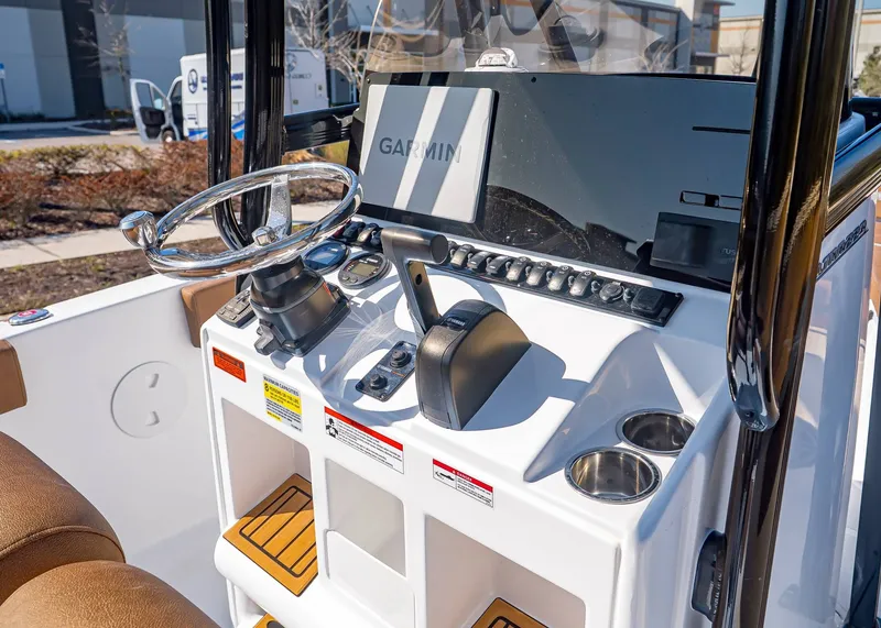 Slide: The Image of Sea Hunt Ultra 229 2026 - 17