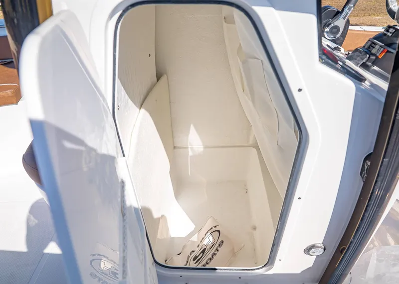 Slide: The Image of Sea Hunt Ultra 229 2026 - 18